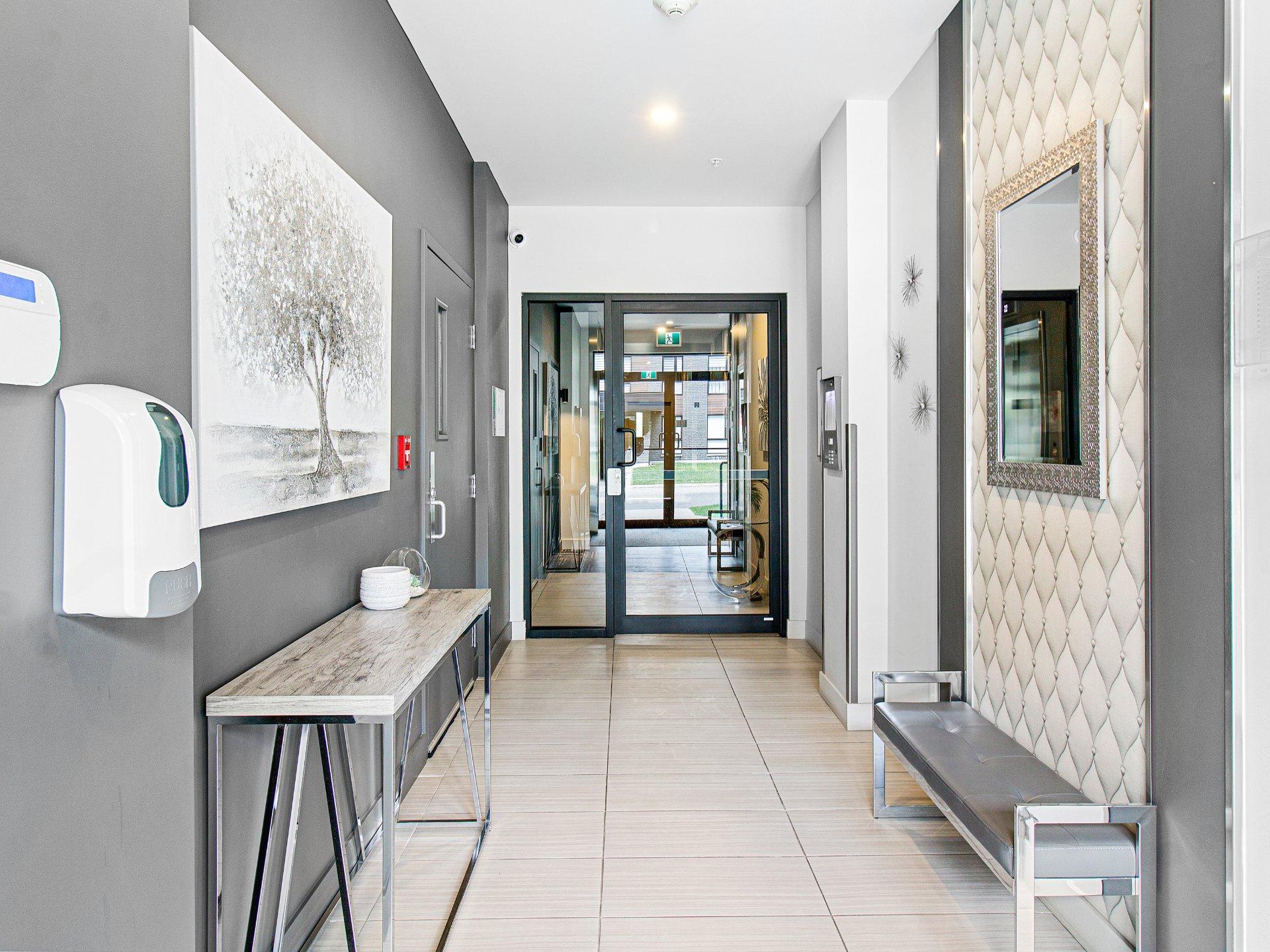 









11980


Rue d'Amboise 

, 104,
Mirabel,




QC
J7J0S8

