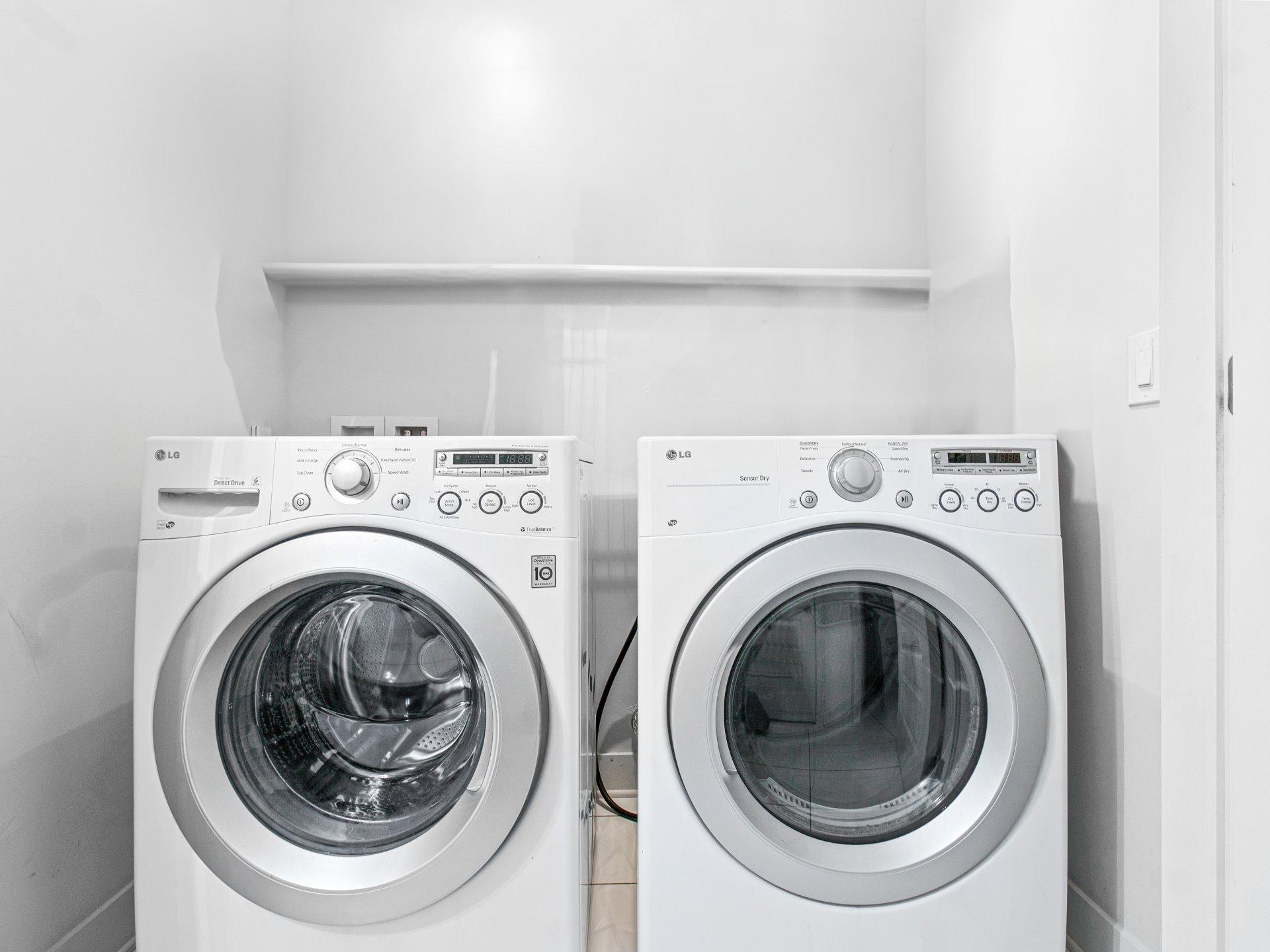 









11980


Rue d'Amboise 

, 104,
Mirabel,




QC
J7J0S8


