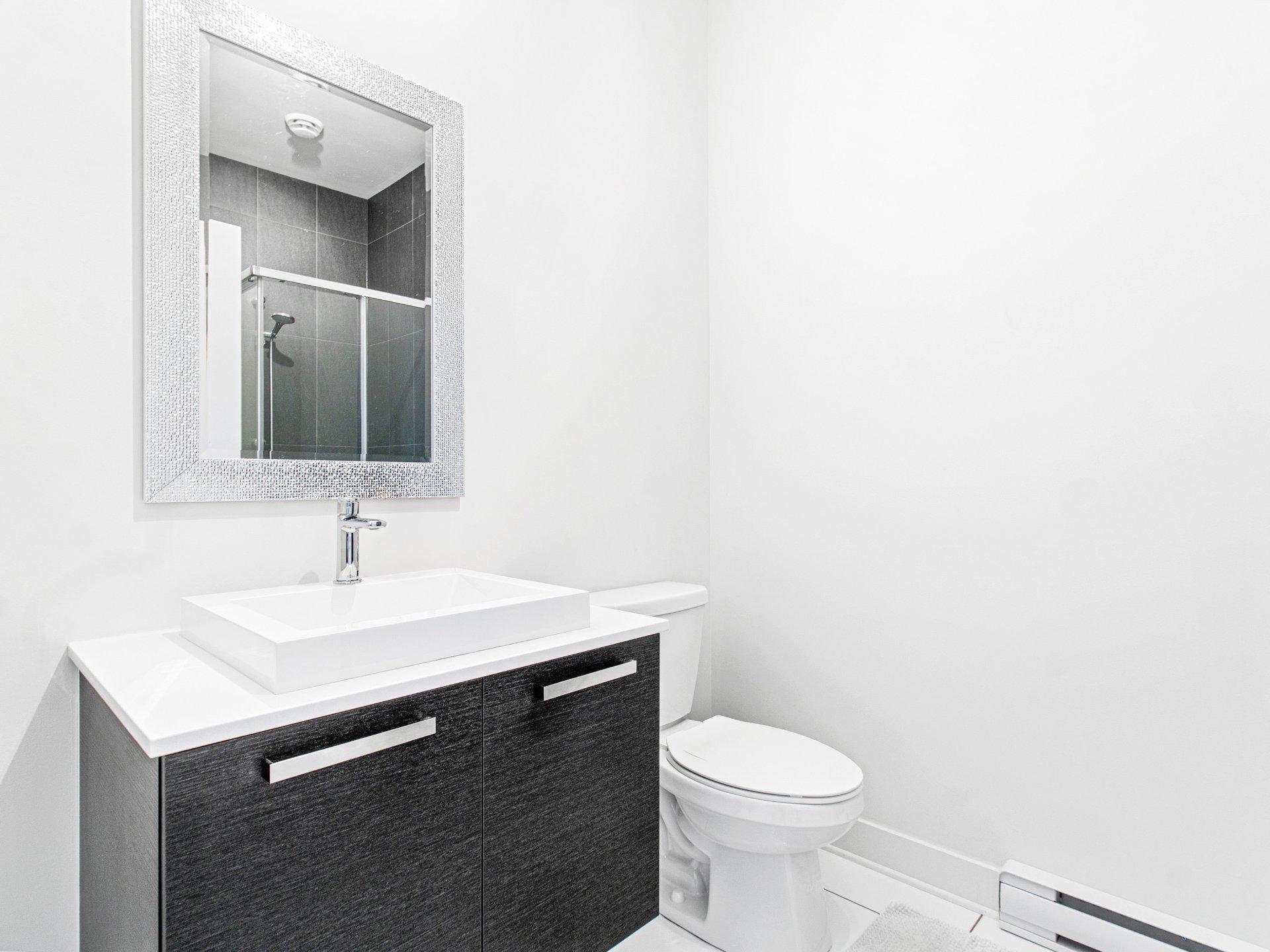 









11980


Rue d'Amboise 

, 104,
Mirabel,




QC
J7J0S8

