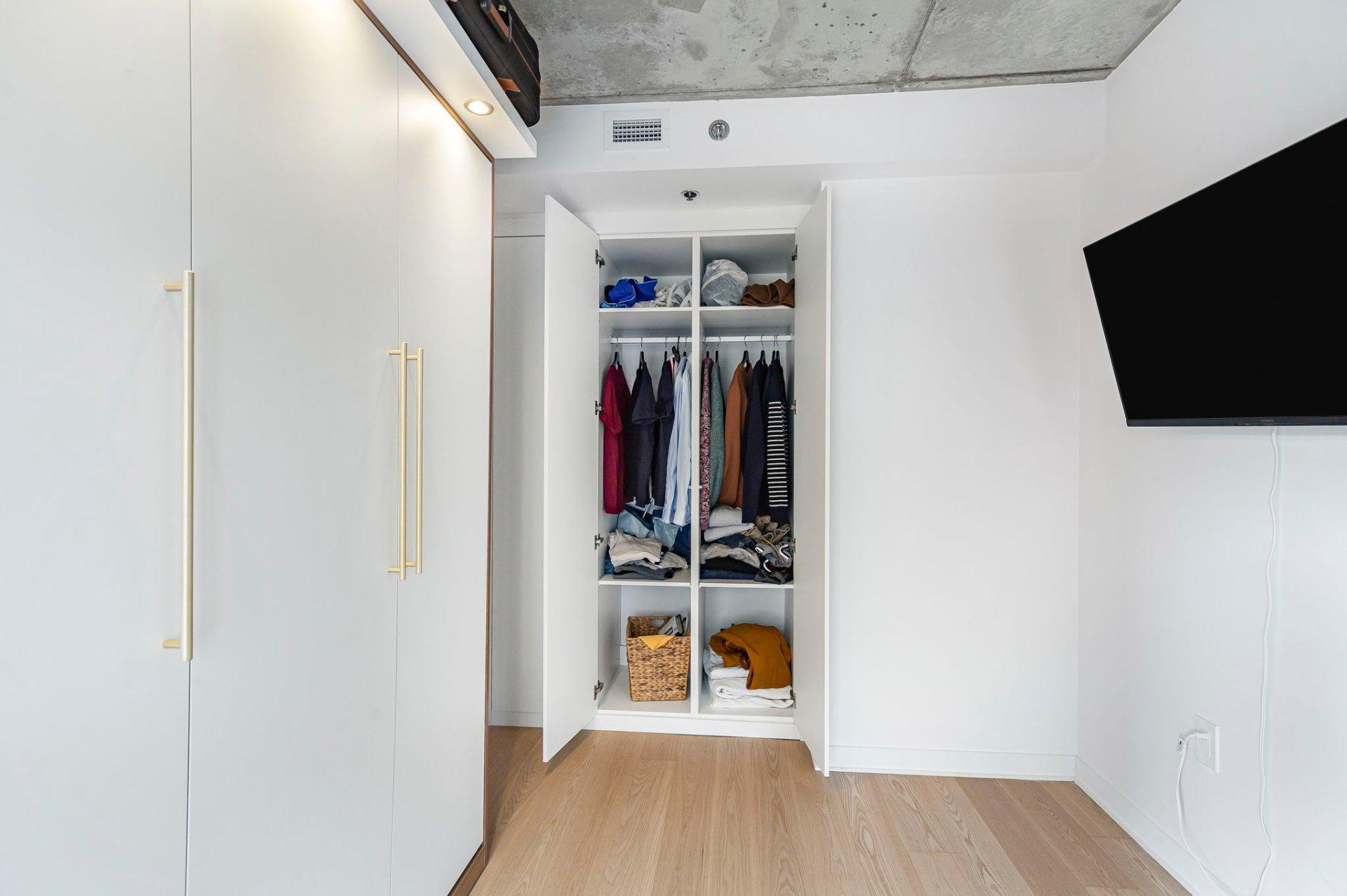 









1406


Rue Ste-Élisabeth

, 303,
Montréal (Ville-Marie),




QC
H2X0E7

