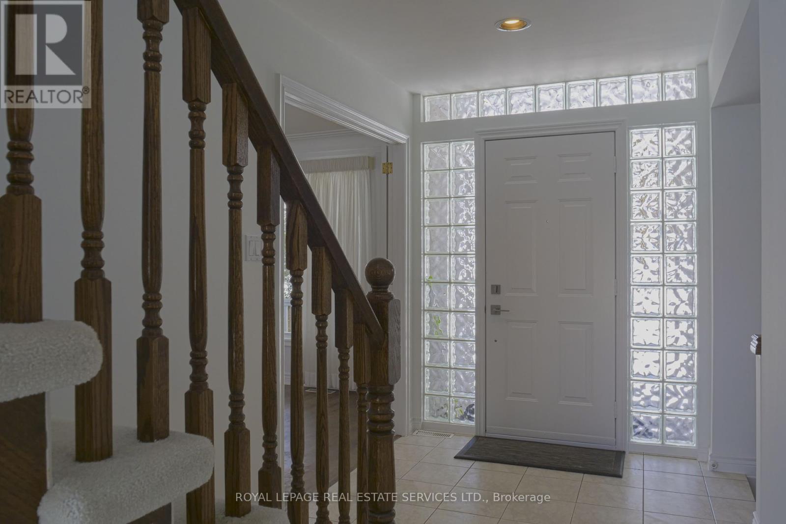 












157 TRELAWN AVENUE E

,
Oakville,




Ontario
L6J4R3

