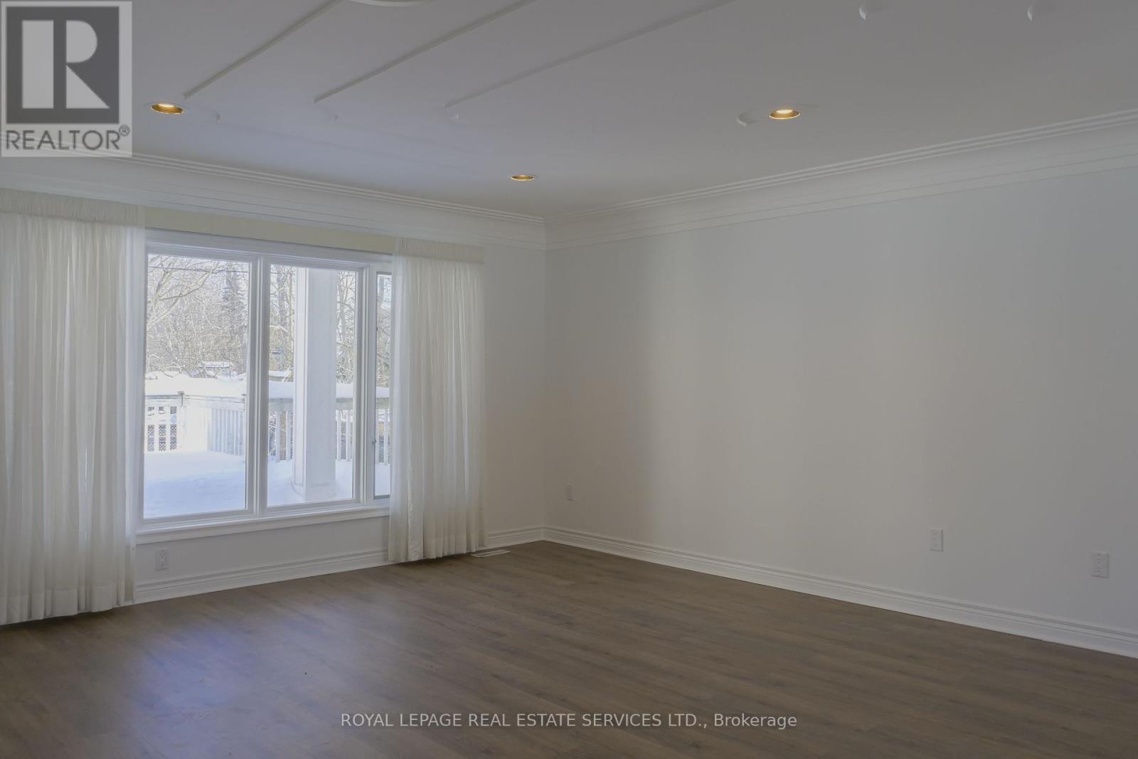 












157 TRELAWN AVENUE E

,
Oakville,




Ontario
L6J4R3


