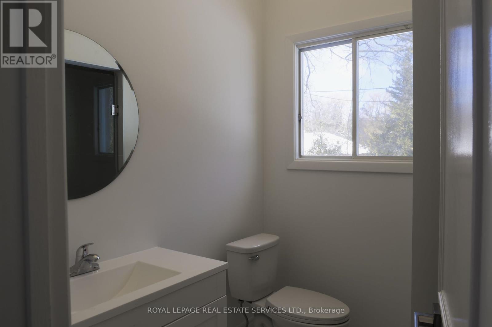 












157 TRELAWN AVENUE E

,
Oakville,




Ontario
L6J4R3

