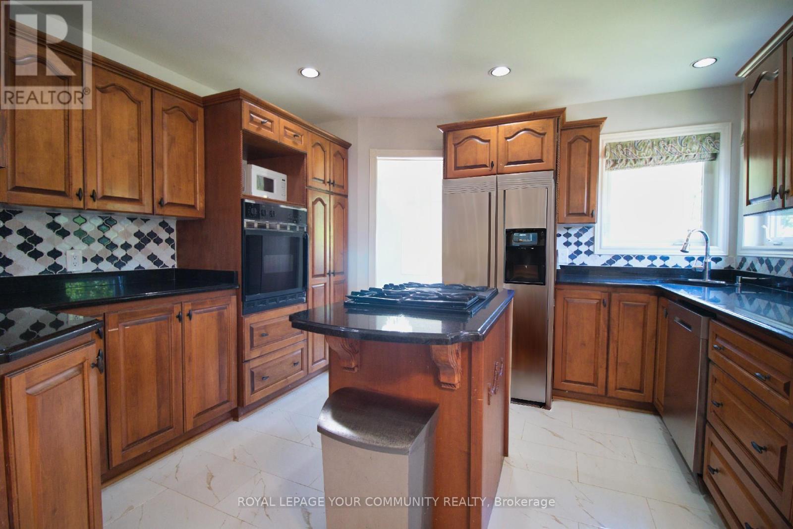 












199 GARDEN PATH

,
Chatham-Kent,




Ontario
N7L5M2

