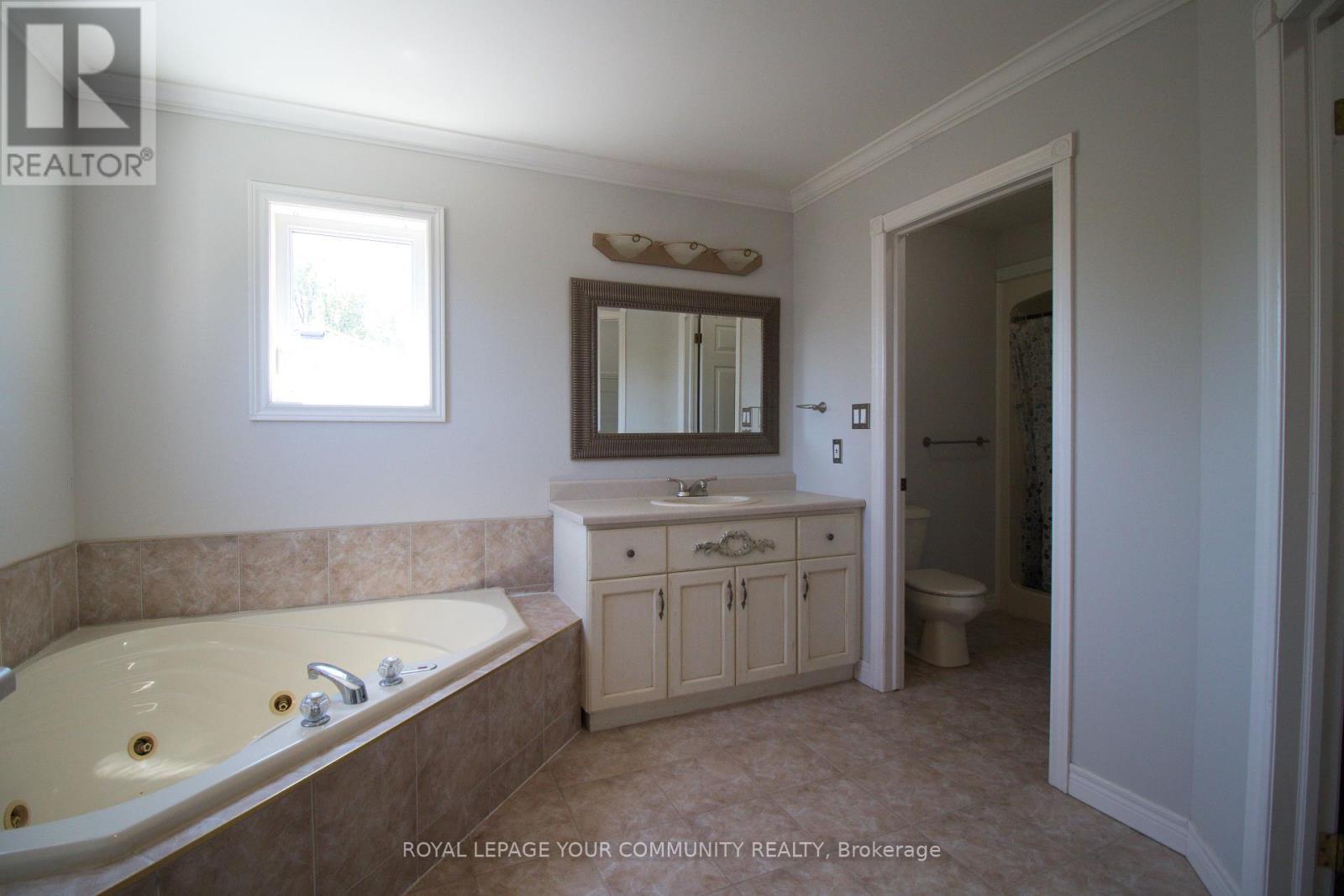












199 GARDEN PATH

,
Chatham-Kent,




Ontario
N7L5M2


