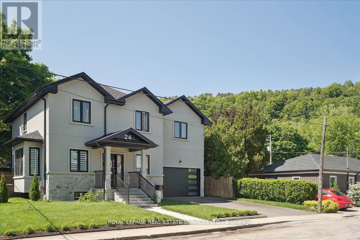 












24 PEEL STREET N

,
Hamilton,




Ontario
L9H2Z9

