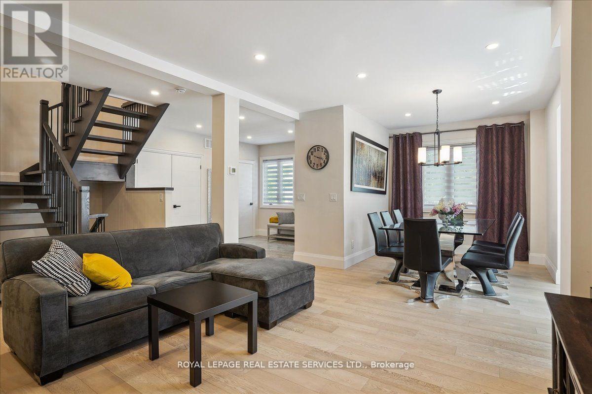 












24 PEEL STREET N

,
Hamilton,




Ontario
L9H2Z9

