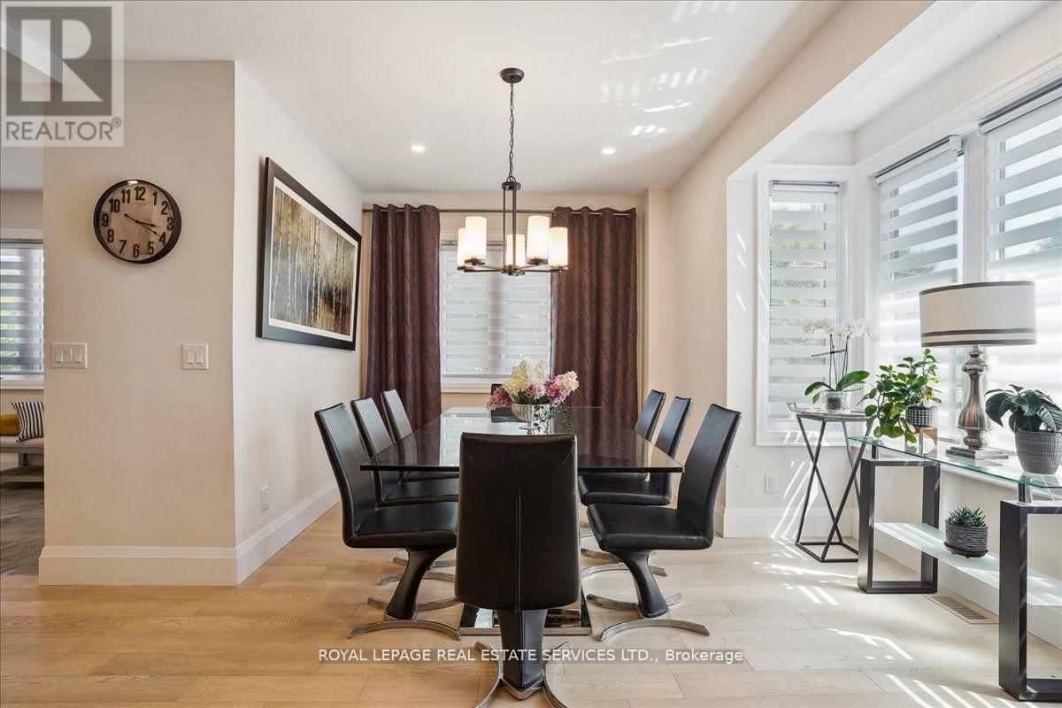 












24 PEEL STREET N

,
Hamilton,




Ontario
L9H2Z9

