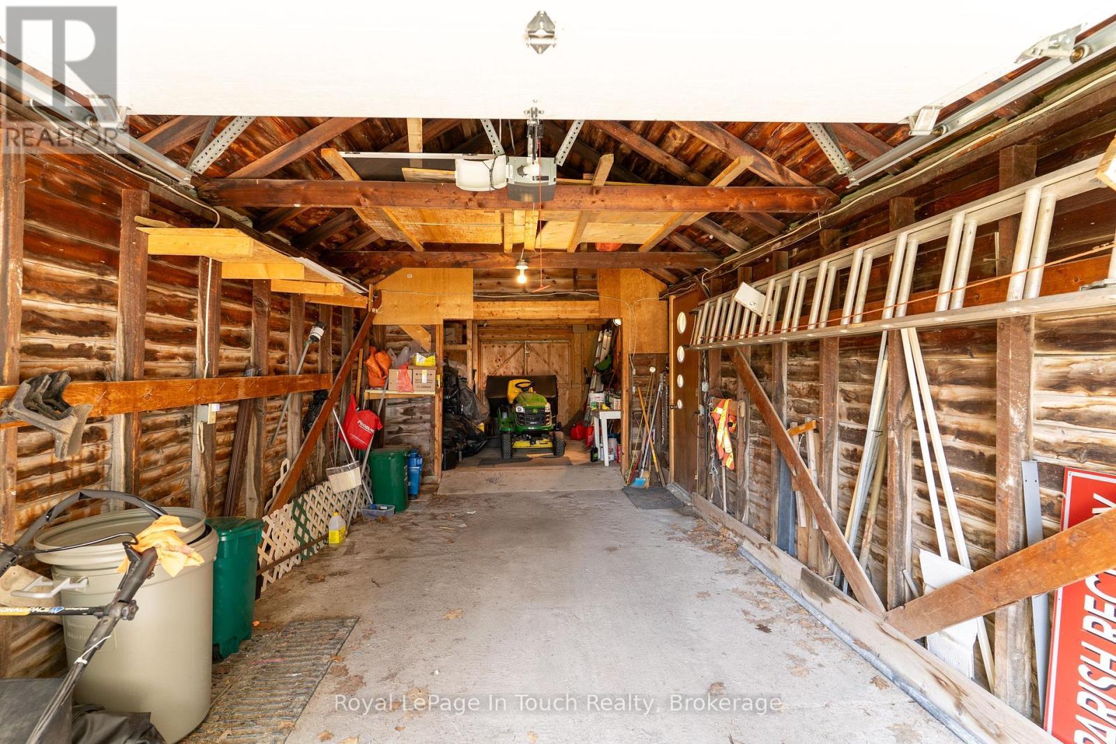 












2596 HONEY HARBOUR ROAD

,
Georgian Bay (Baxter),




Ontario
P0E1E0

