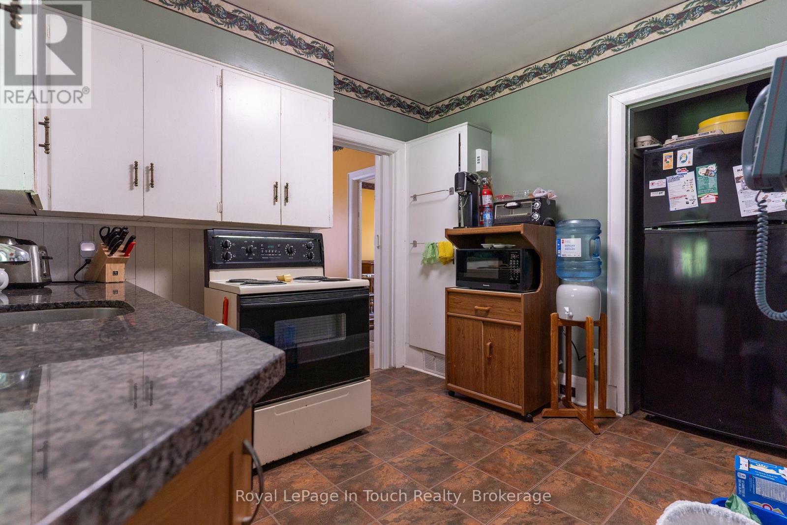 












2596 HONEY HARBOUR ROAD

,
Georgian Bay (Baxter),




Ontario
P0E1E0

