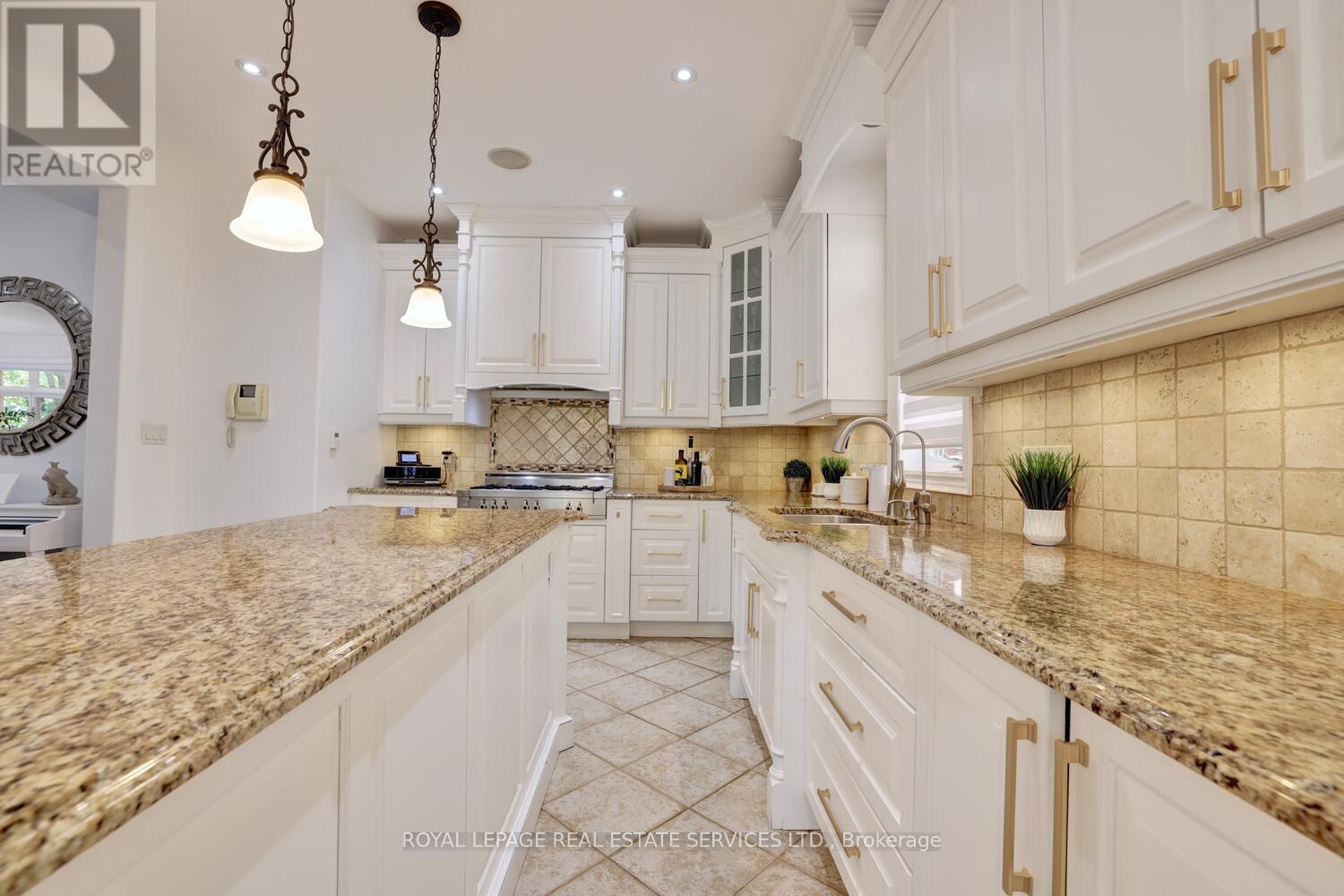 












30 SEACOVE COURT

,
Hamilton,




Ontario
L8E0B3

