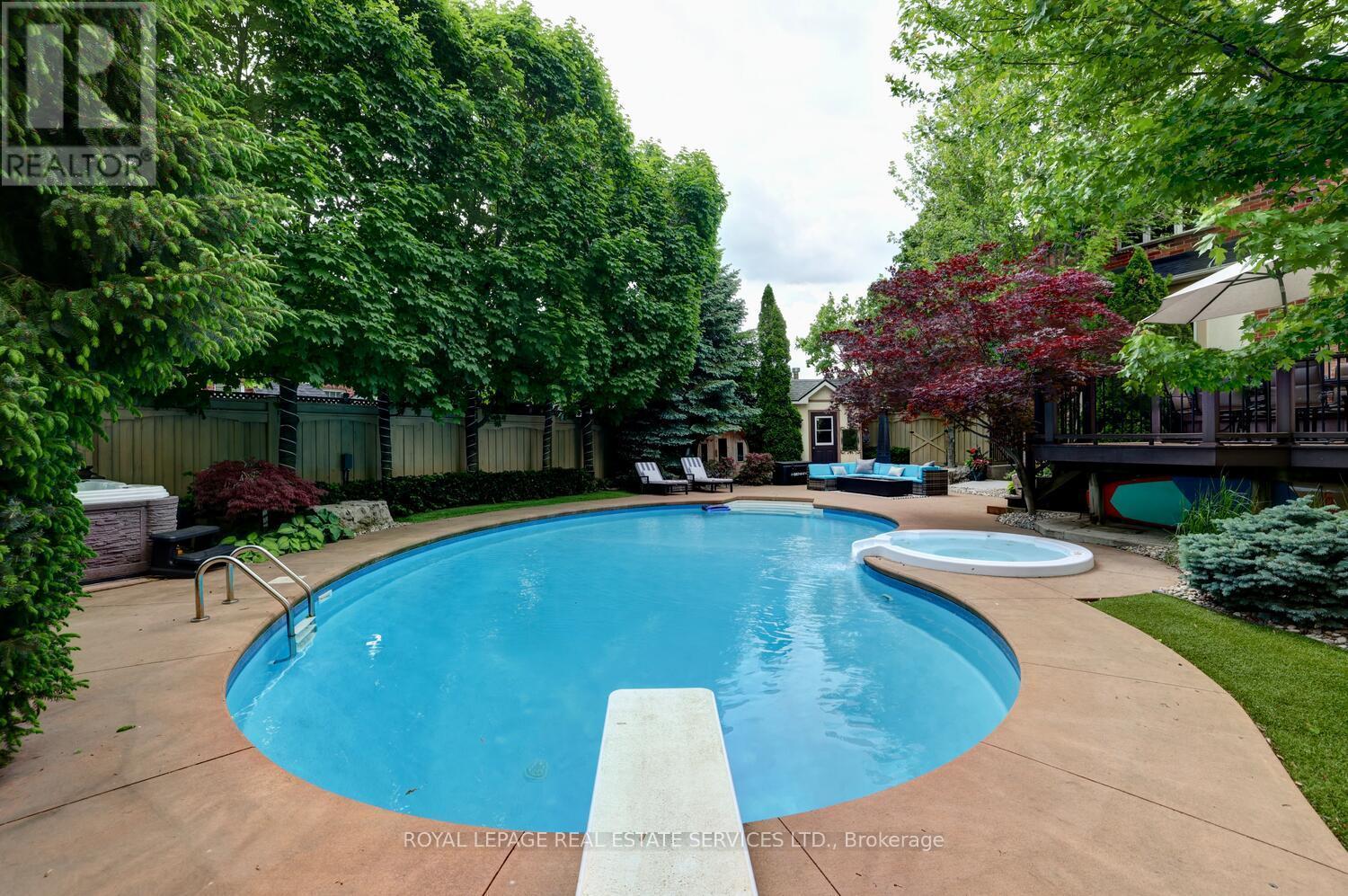 












30 SEACOVE COURT

,
Hamilton,




Ontario
L8E0B3

