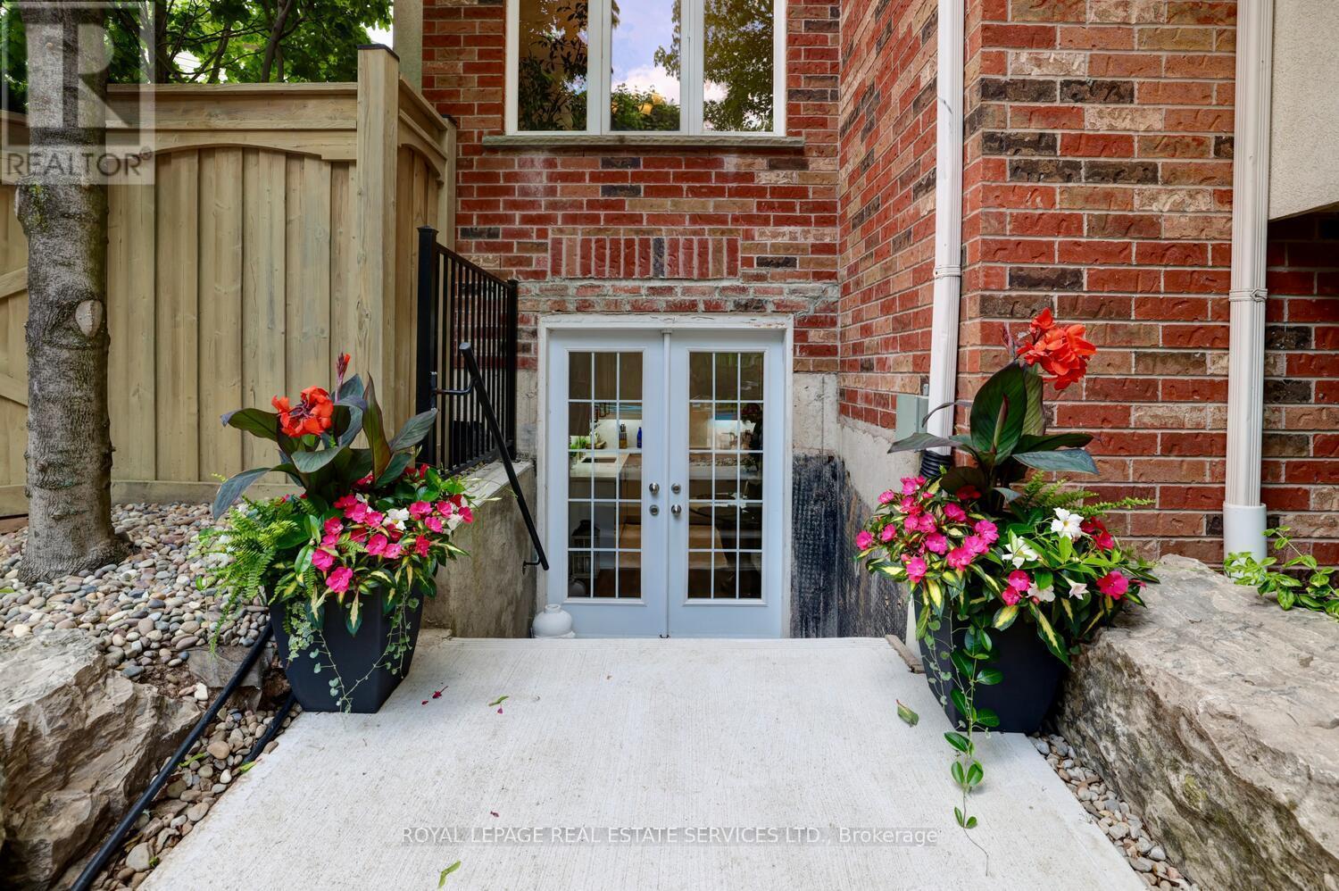 












30 SEACOVE COURT

,
Hamilton,




Ontario
L8E0B3

