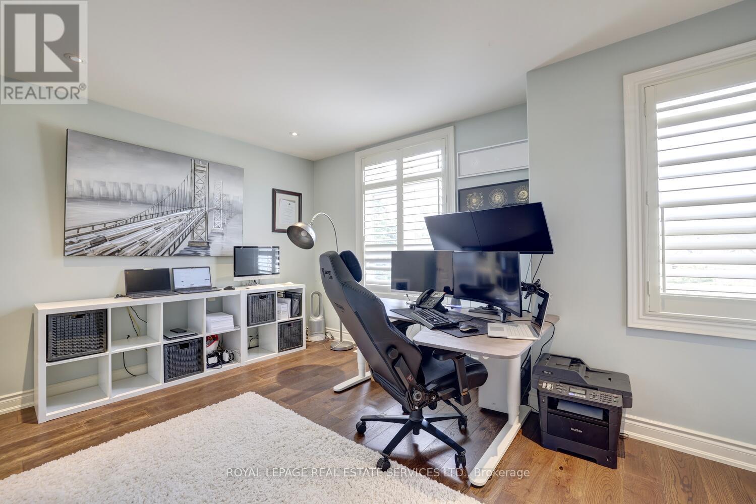 












30 SEACOVE COURT

,
Hamilton,




Ontario
L8E0B3

