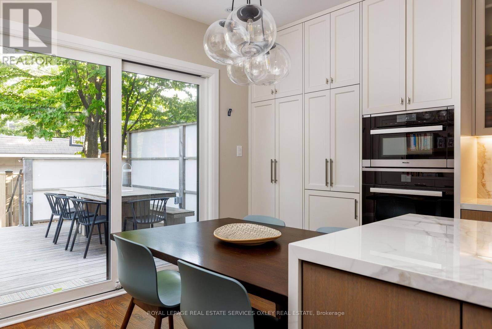 












9 LYNWOOD AVENUE

,
Toronto,




Ontario
M4V1K3

