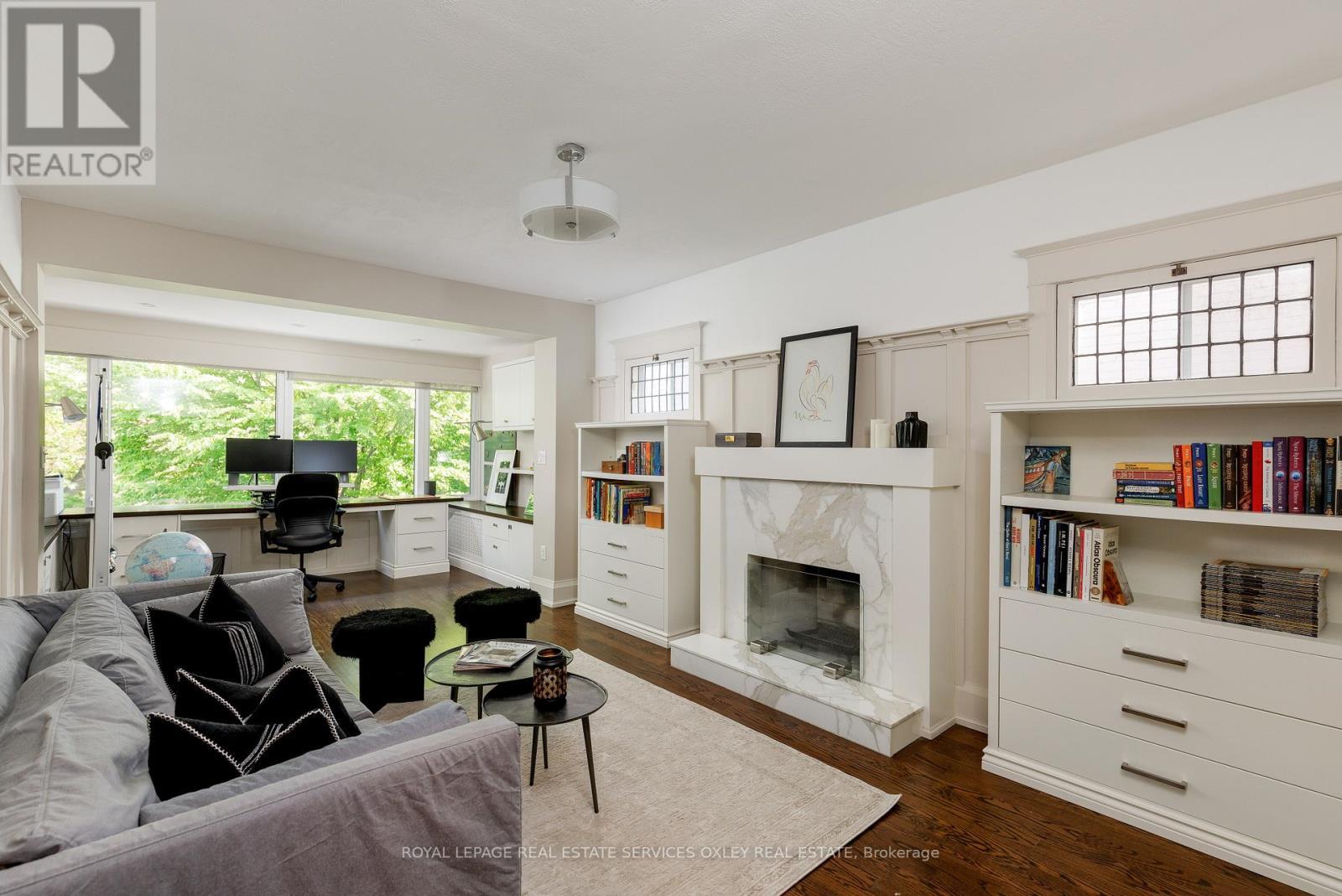 












9 LYNWOOD AVENUE

,
Toronto,




Ontario
M4V1K3

