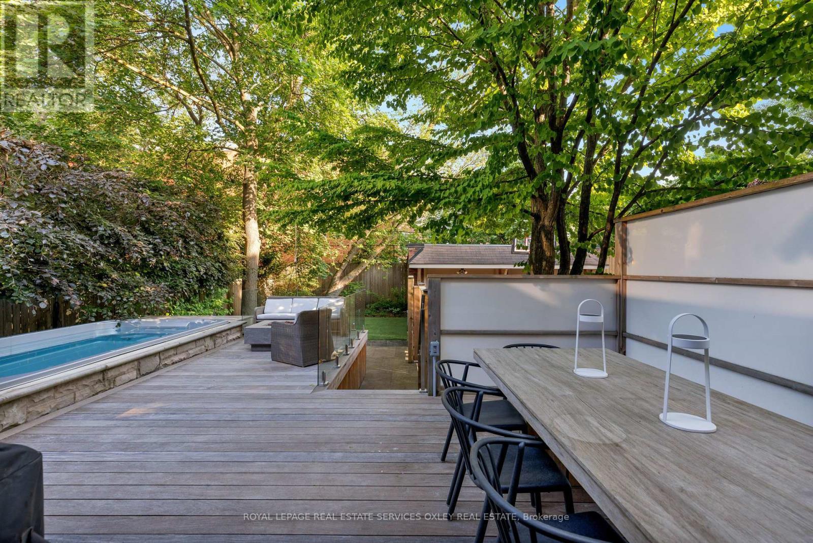 












9 LYNWOOD AVENUE

,
Toronto,




Ontario
M4V1K3

