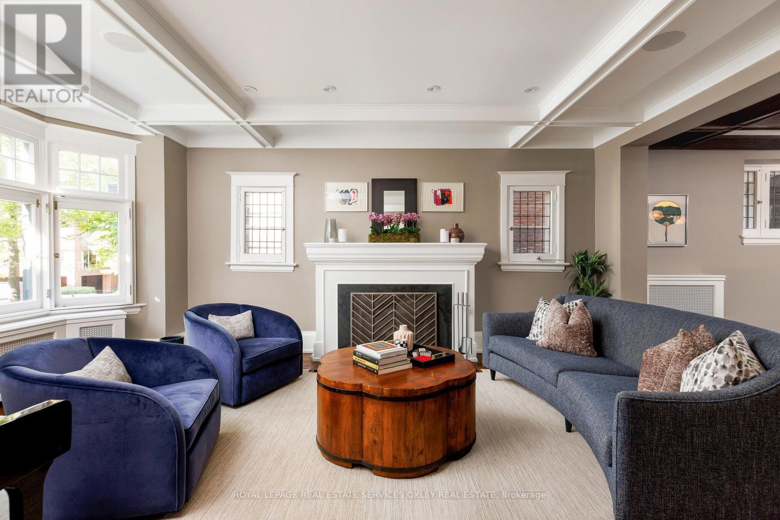 












9 LYNWOOD AVENUE

,
Toronto,




Ontario
M4V1K3

