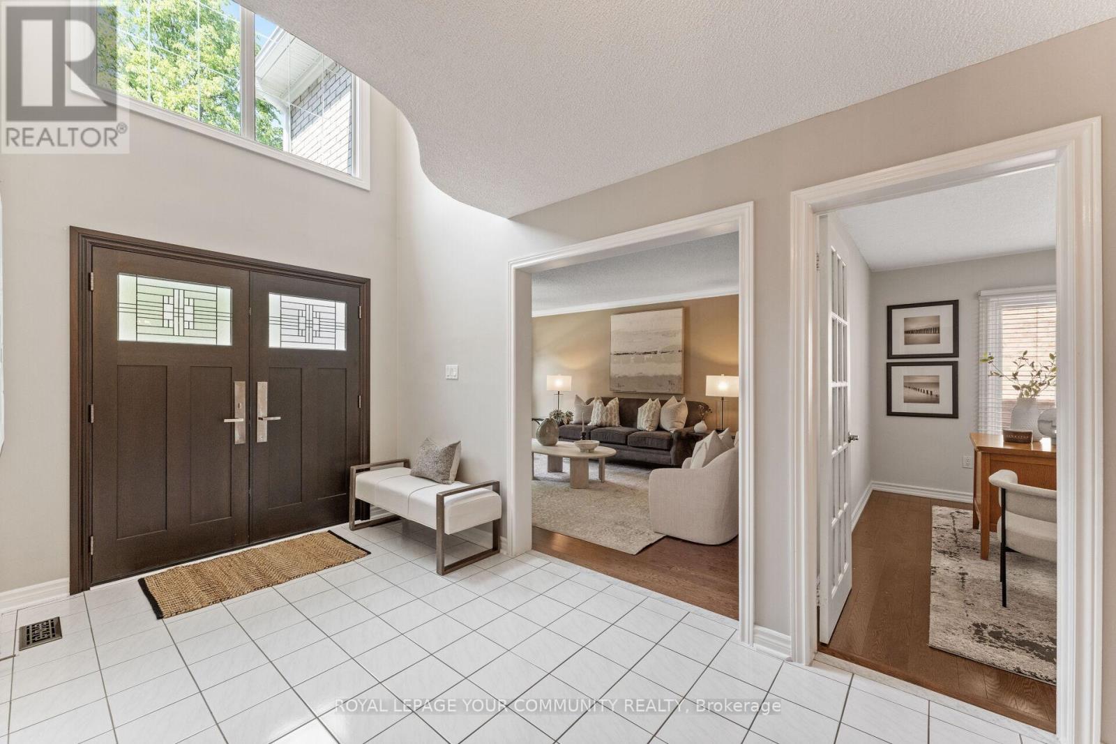 












261 CORNER RIDGE ROAD

,
Aurora,




Ontario
L4G6L6

