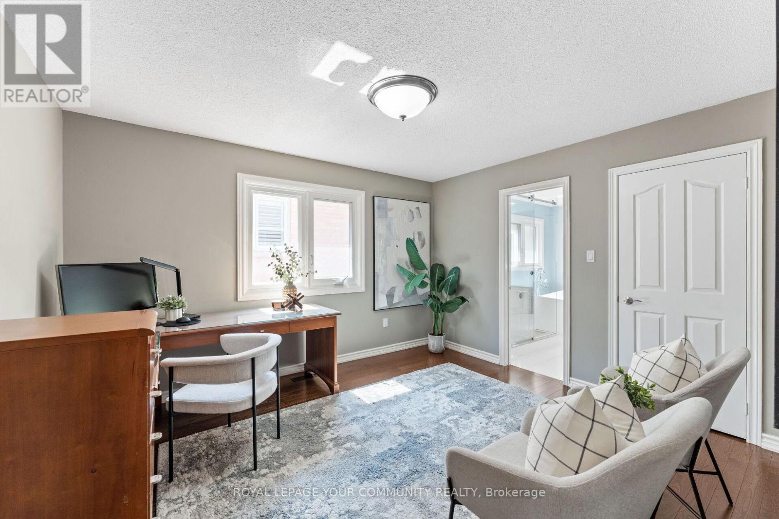 












261 CORNER RIDGE ROAD

,
Aurora,




Ontario
L4G6L6

