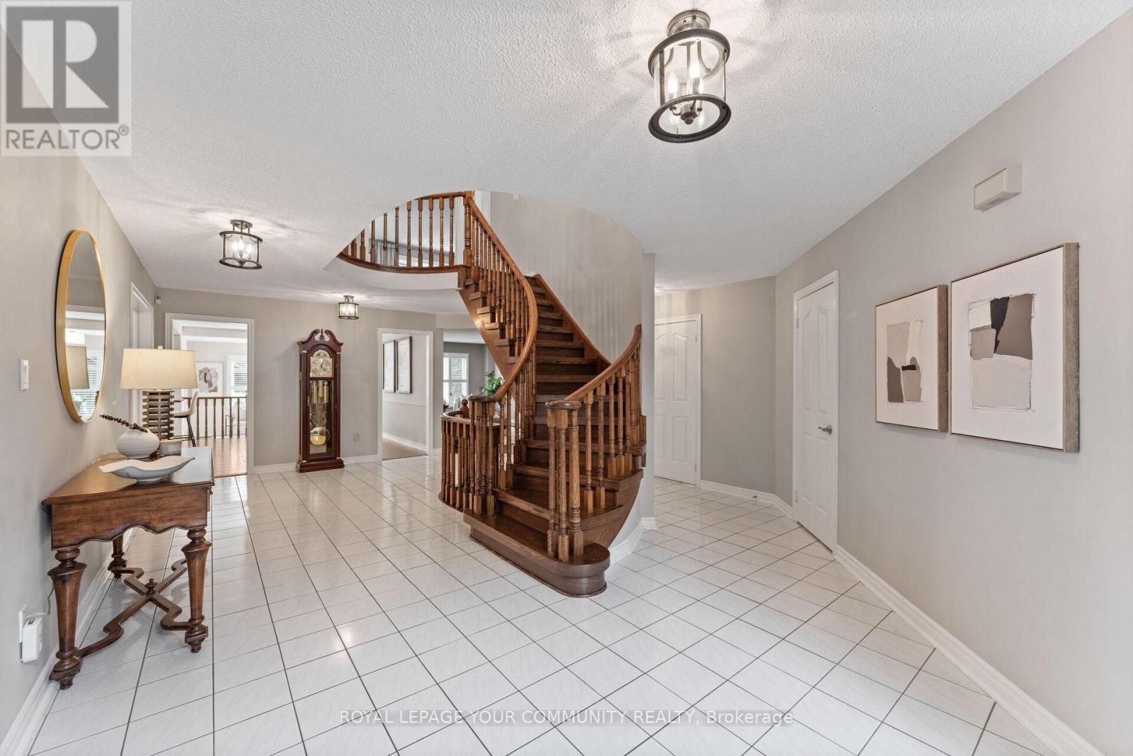 












261 CORNER RIDGE ROAD

,
Aurora,




Ontario
L4G6L6

