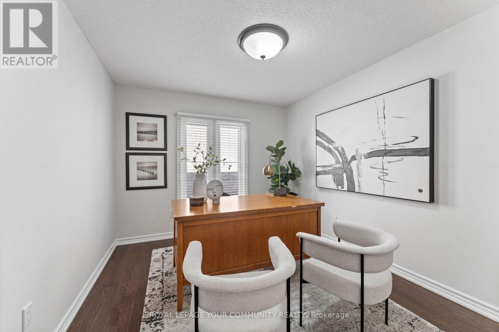 












261 CORNER RIDGE ROAD

,
Aurora,




Ontario
L4G6L6

