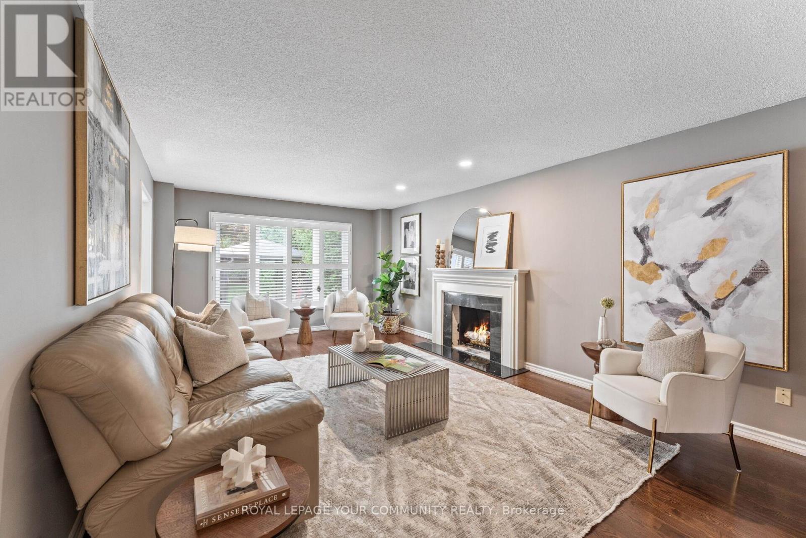 












261 CORNER RIDGE ROAD

,
Aurora,




Ontario
L4G6L6

