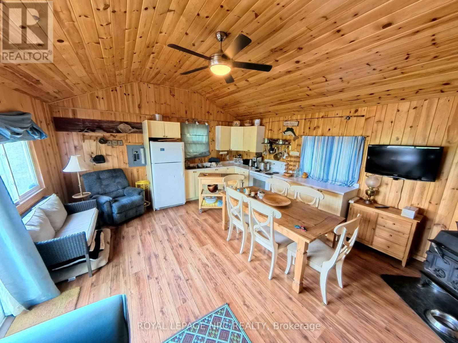 












68 LAKE TEMAGAMI 30 ISLAND

,
Temagami,




Ontario
P0H2H0


