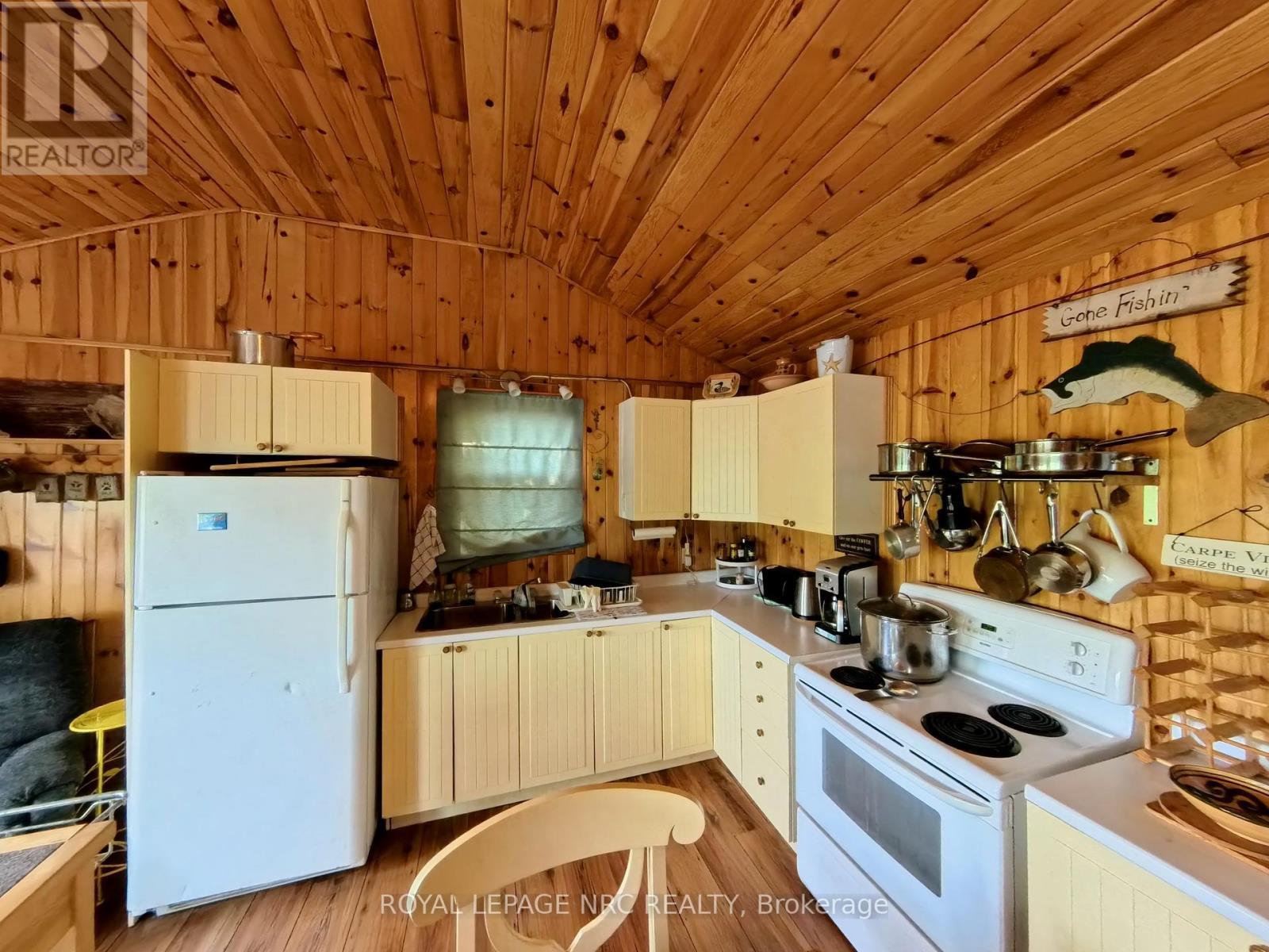 












68 LAKE TEMAGAMI 30 ISLAND

,
Temagami,




Ontario
P0H2H0


