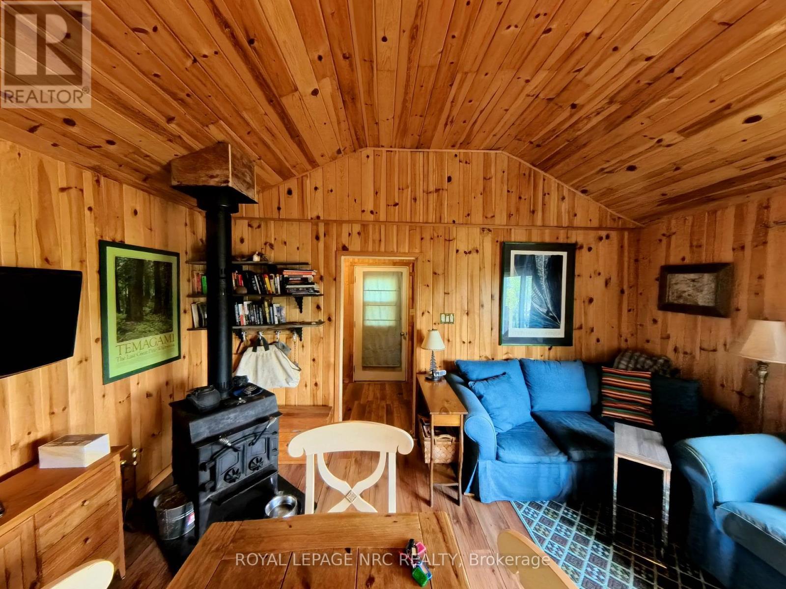 












68 LAKE TEMAGAMI 30 ISLAND

,
Temagami,




Ontario
P0H2H0

