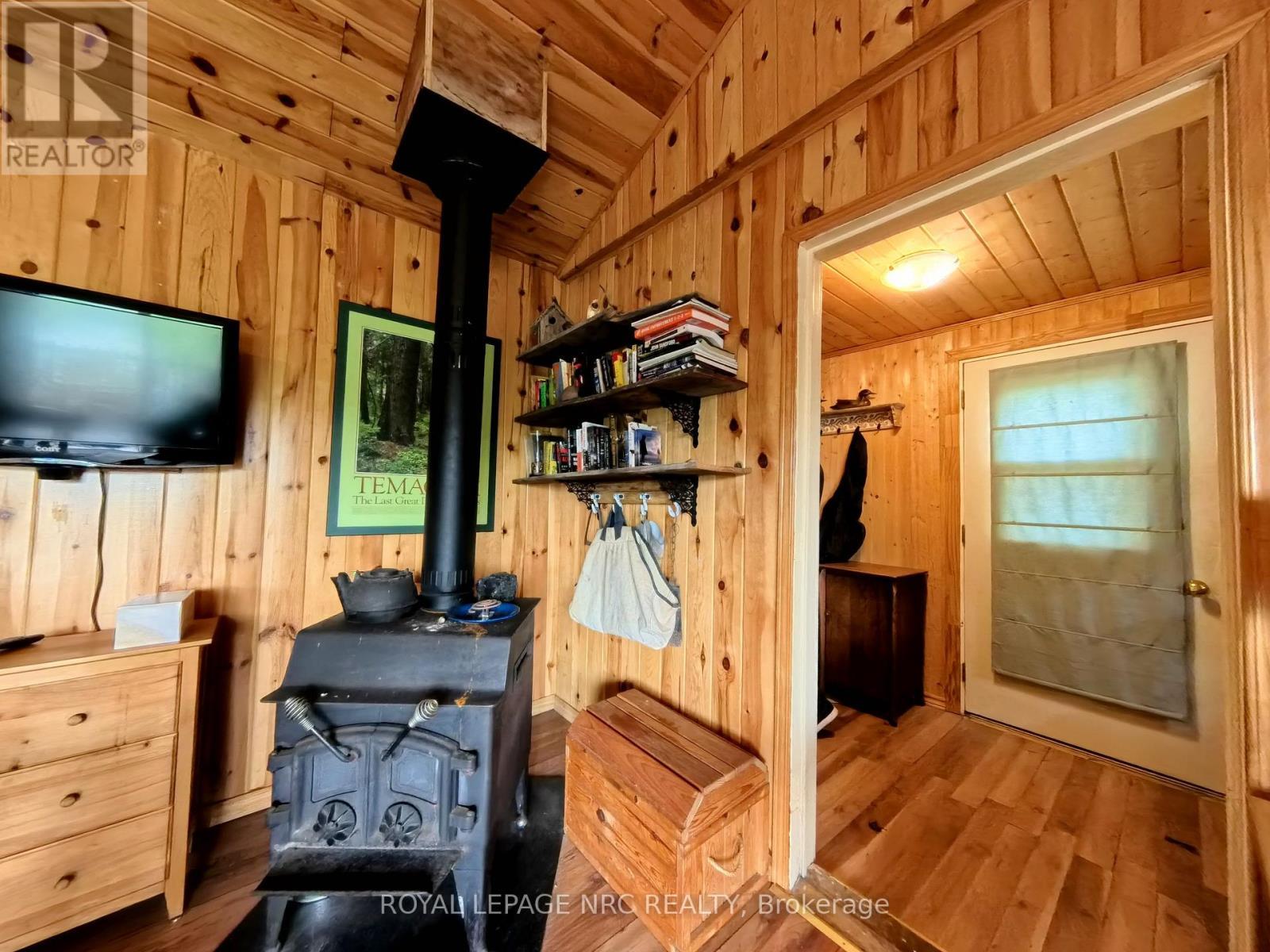 












68 LAKE TEMAGAMI 30 ISLAND

,
Temagami,




Ontario
P0H2H0

