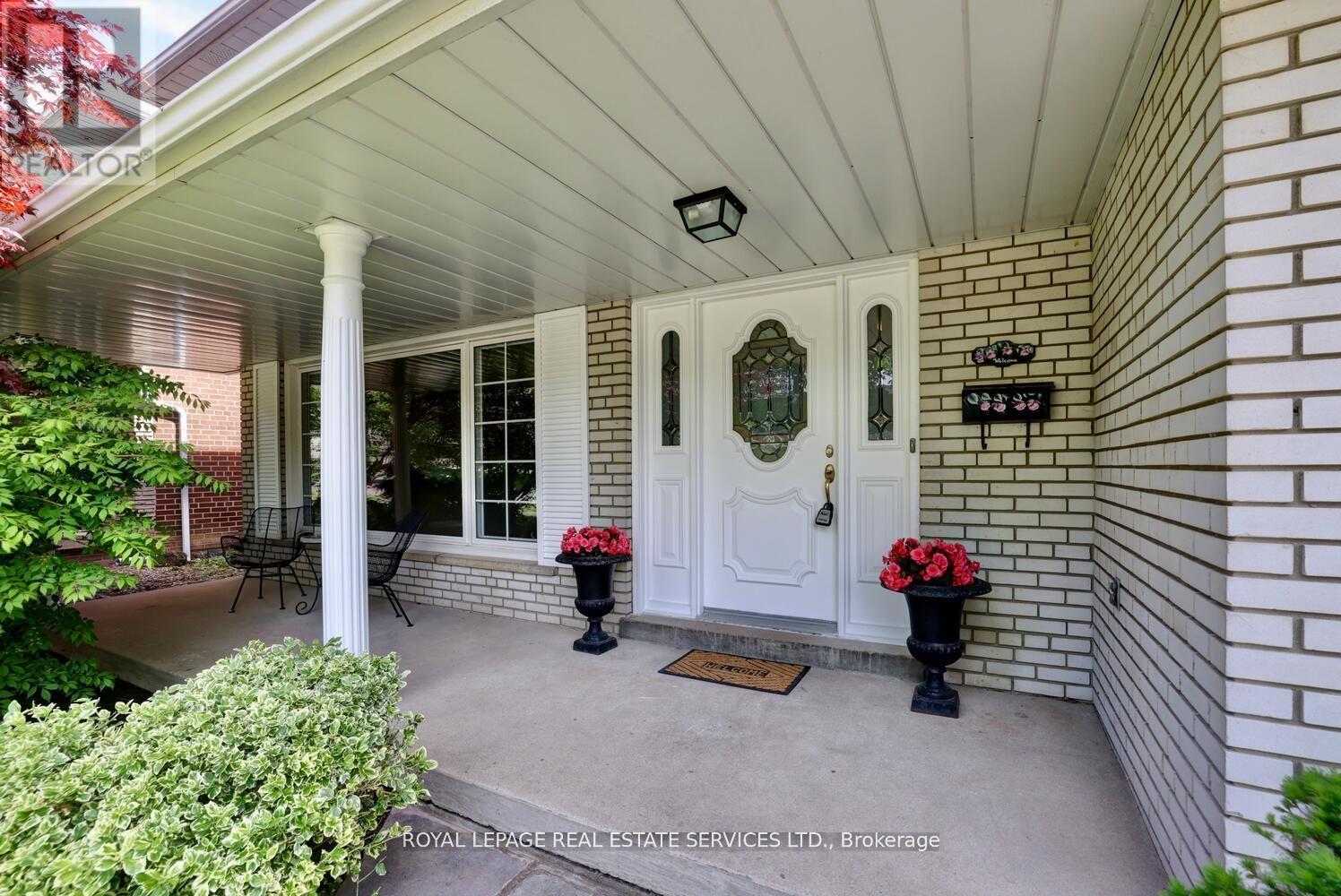












39 PETTIT DRIVE

,
Toronto,




Ontario
M9R2W6

