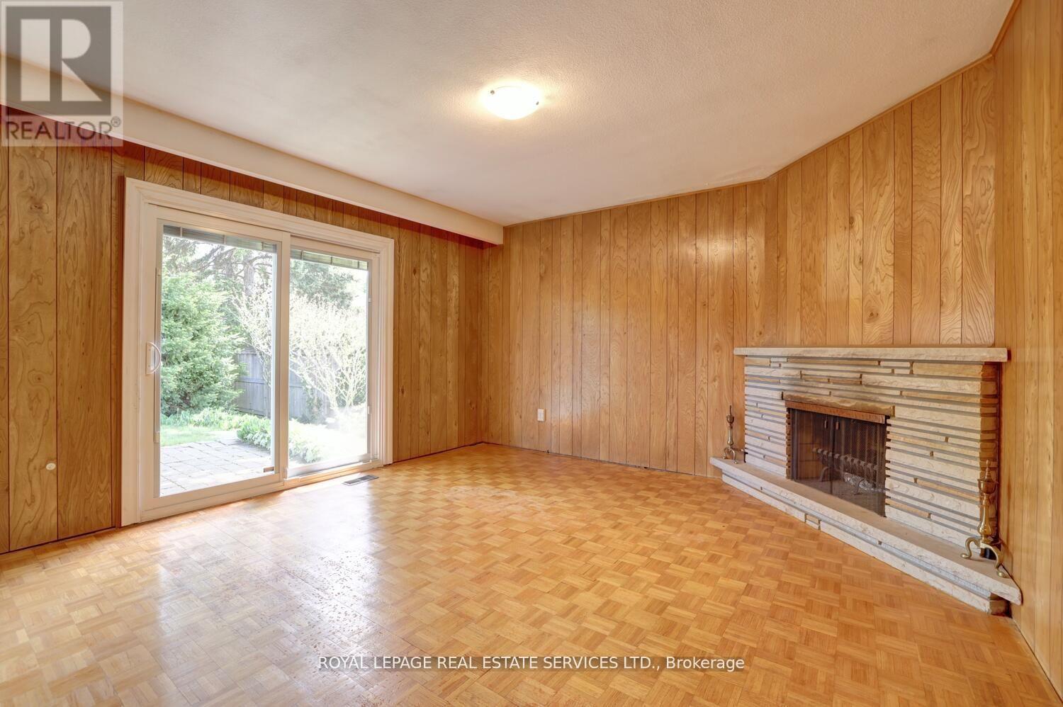 












39 PETTIT DRIVE

,
Toronto,




Ontario
M9R2W6

