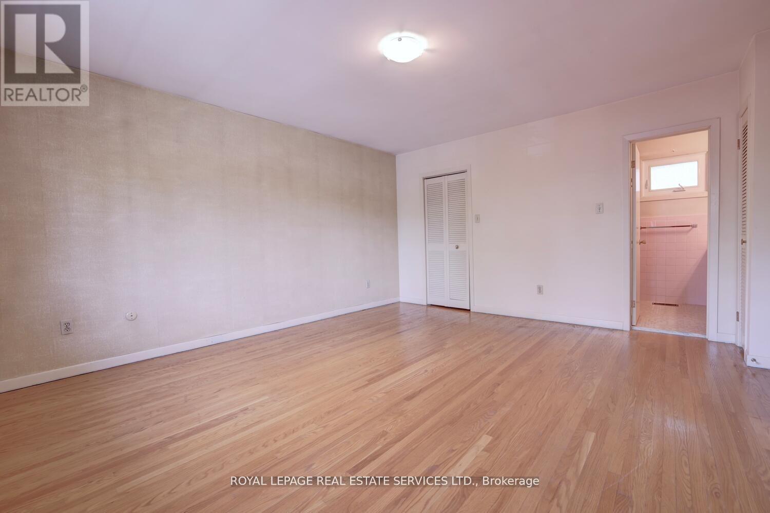 












39 PETTIT DRIVE

,
Toronto,




Ontario
M9R2W6

