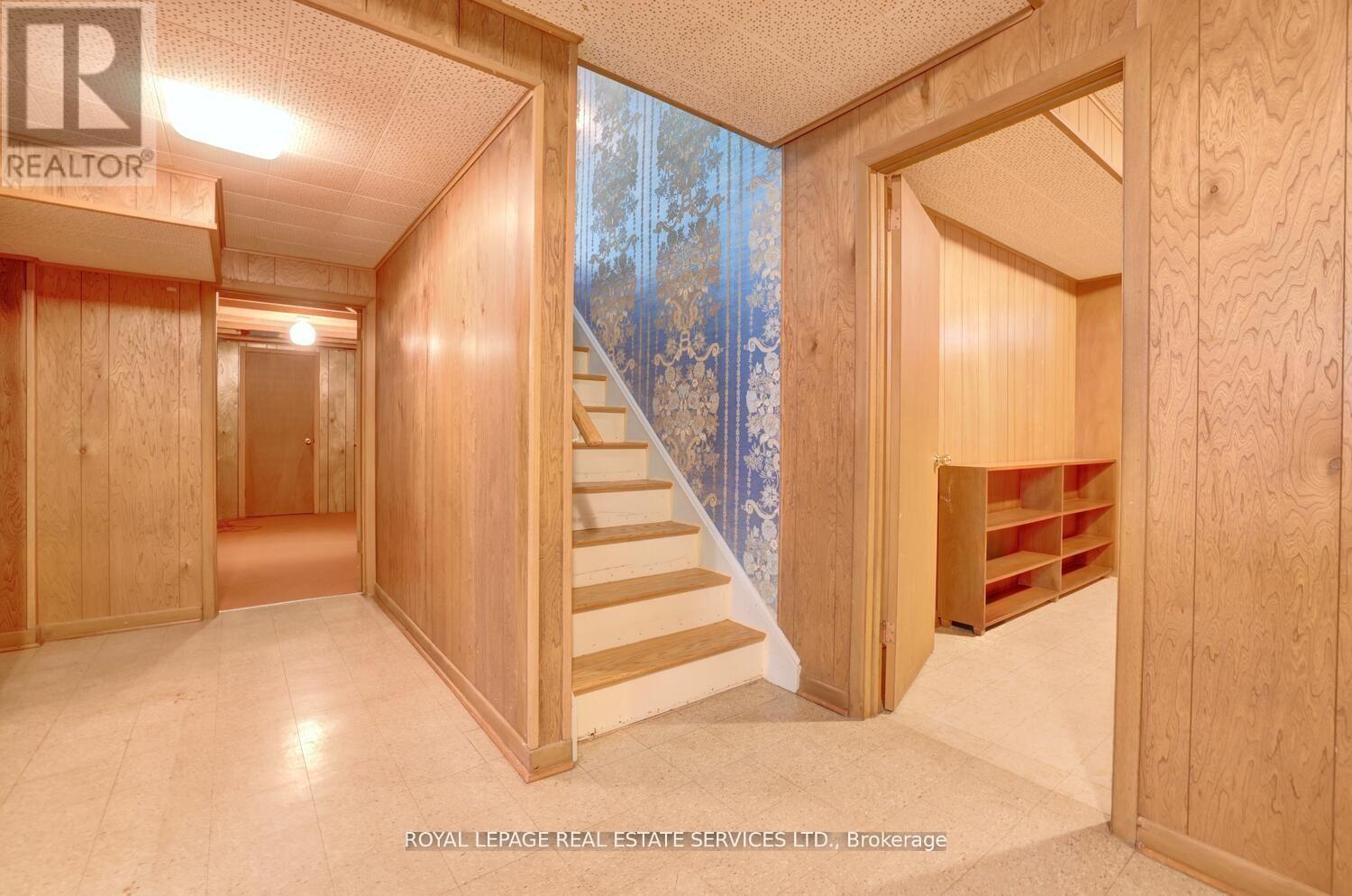 












39 PETTIT DRIVE

,
Toronto,




Ontario
M9R2W6

