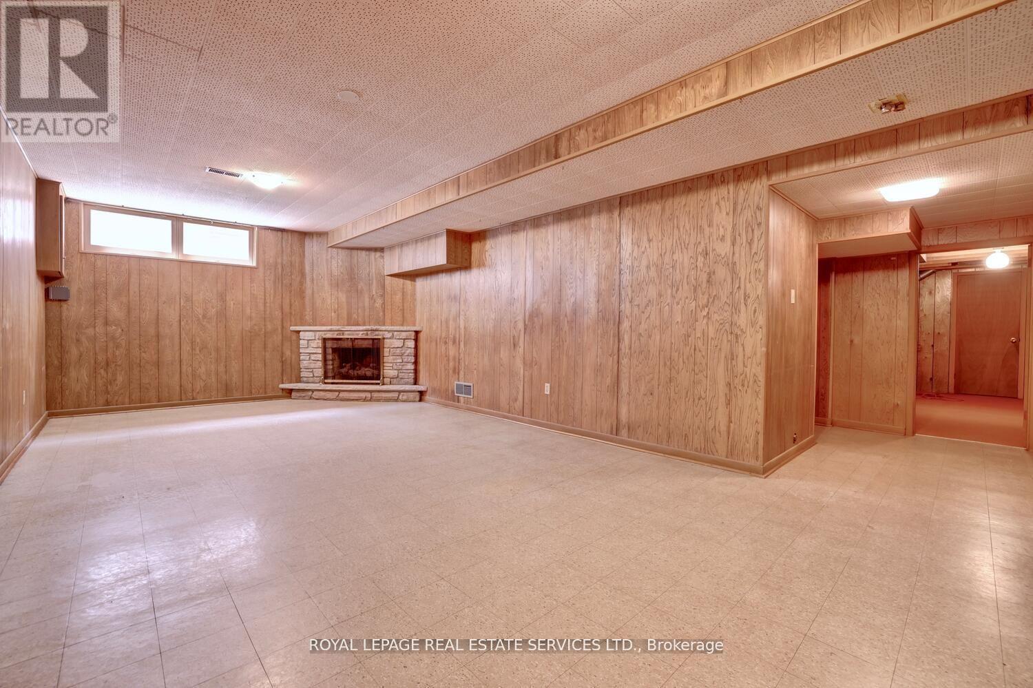 












39 PETTIT DRIVE

,
Toronto,




Ontario
M9R2W6

