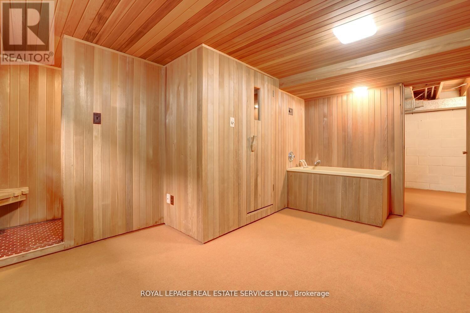 












39 PETTIT DRIVE

,
Toronto,




Ontario
M9R2W6

