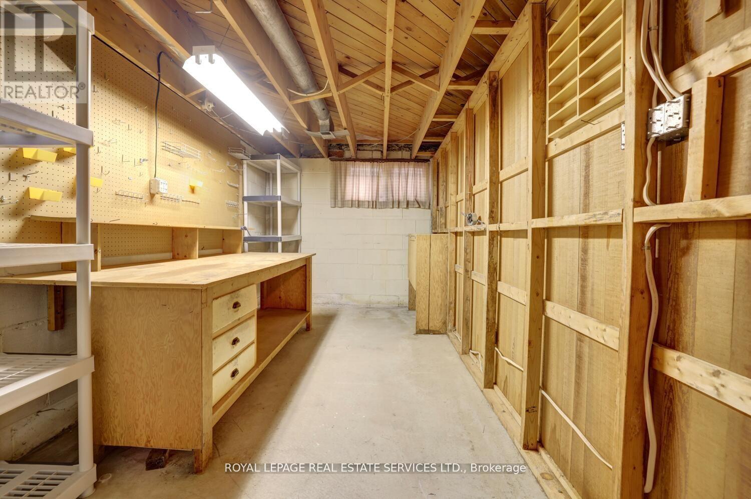 












39 PETTIT DRIVE

,
Toronto,




Ontario
M9R2W6

