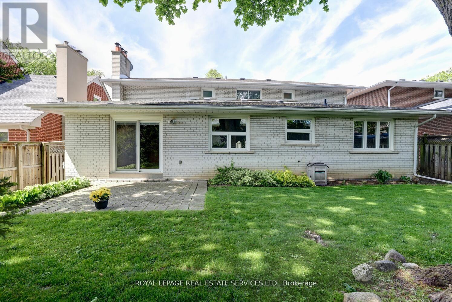 












39 PETTIT DRIVE

,
Toronto,




Ontario
M9R2W6

