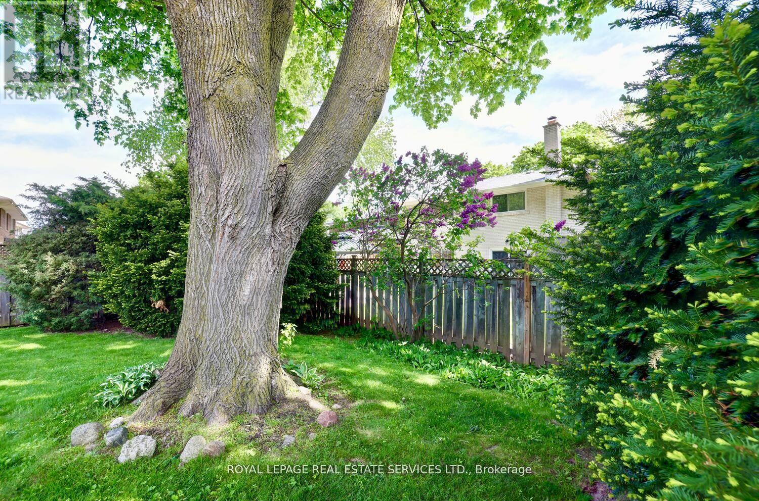 












39 PETTIT DRIVE

,
Toronto,




Ontario
M9R2W6

