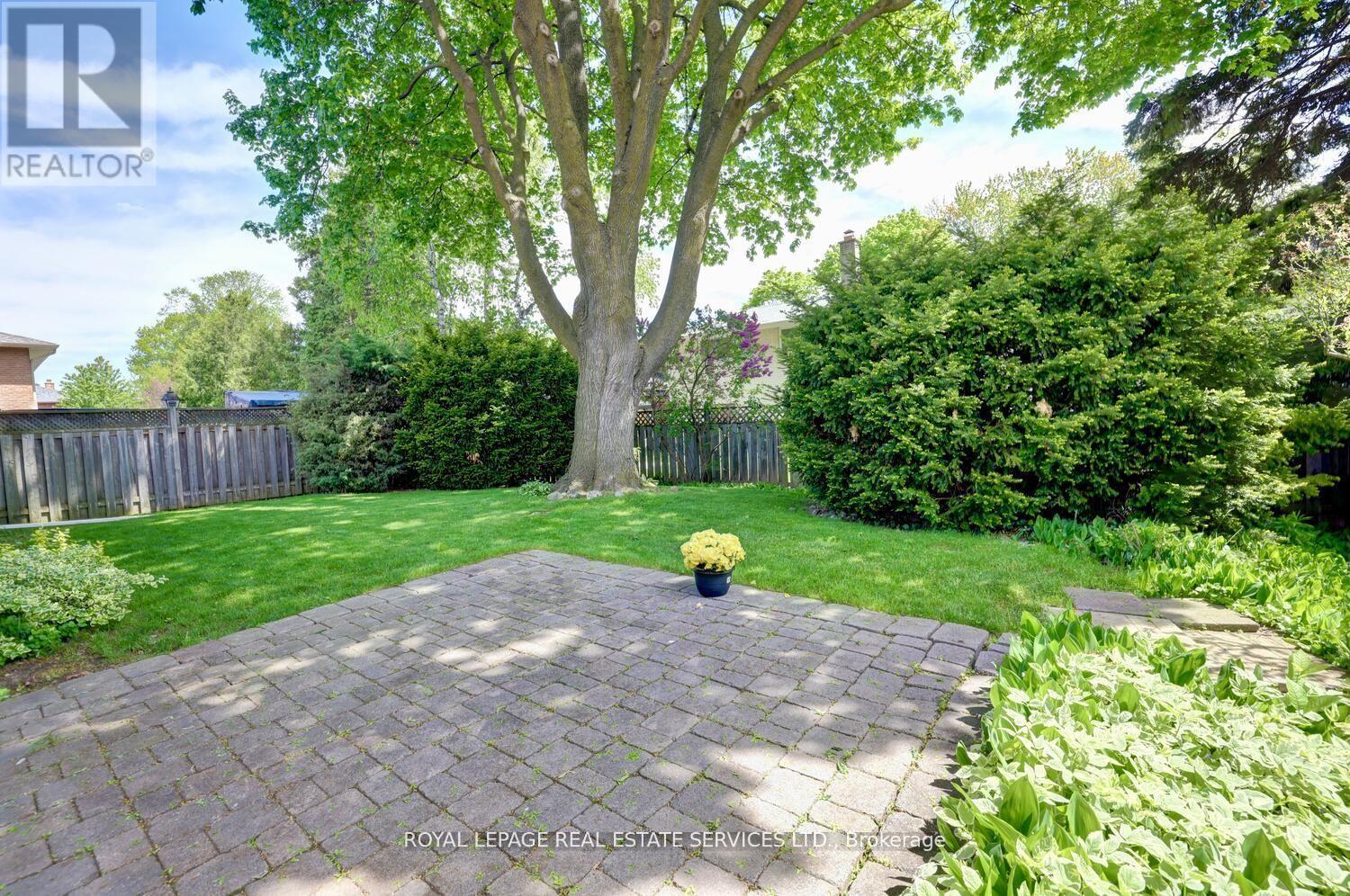












39 PETTIT DRIVE

,
Toronto,




Ontario
M9R2W6

