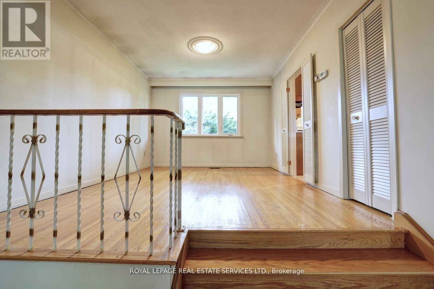 












39 PETTIT DRIVE

,
Toronto,




Ontario
M9R2W6

