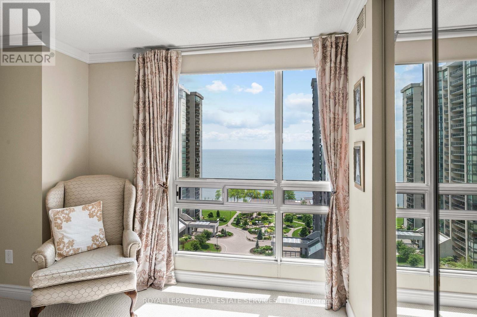 












1407 - 2185 MARINE DRIVE

,
Oakville,




Ontario
L6L5L6

