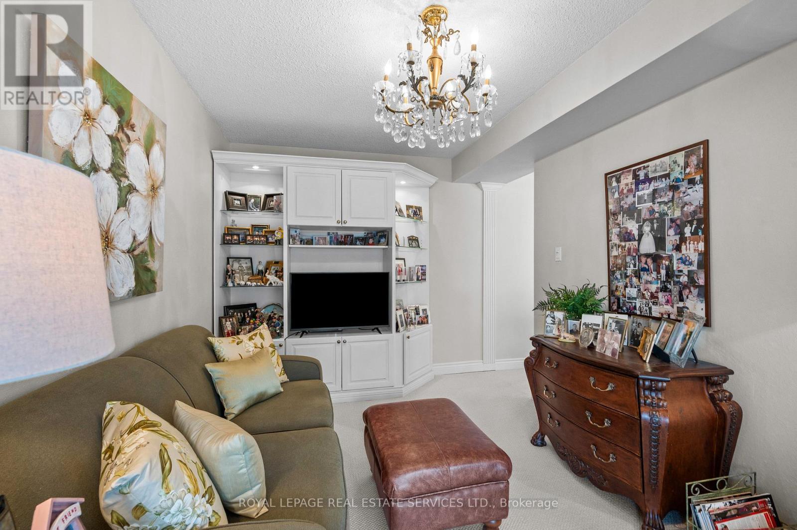 












1407 - 2185 MARINE DRIVE

,
Oakville,




Ontario
L6L5L6

