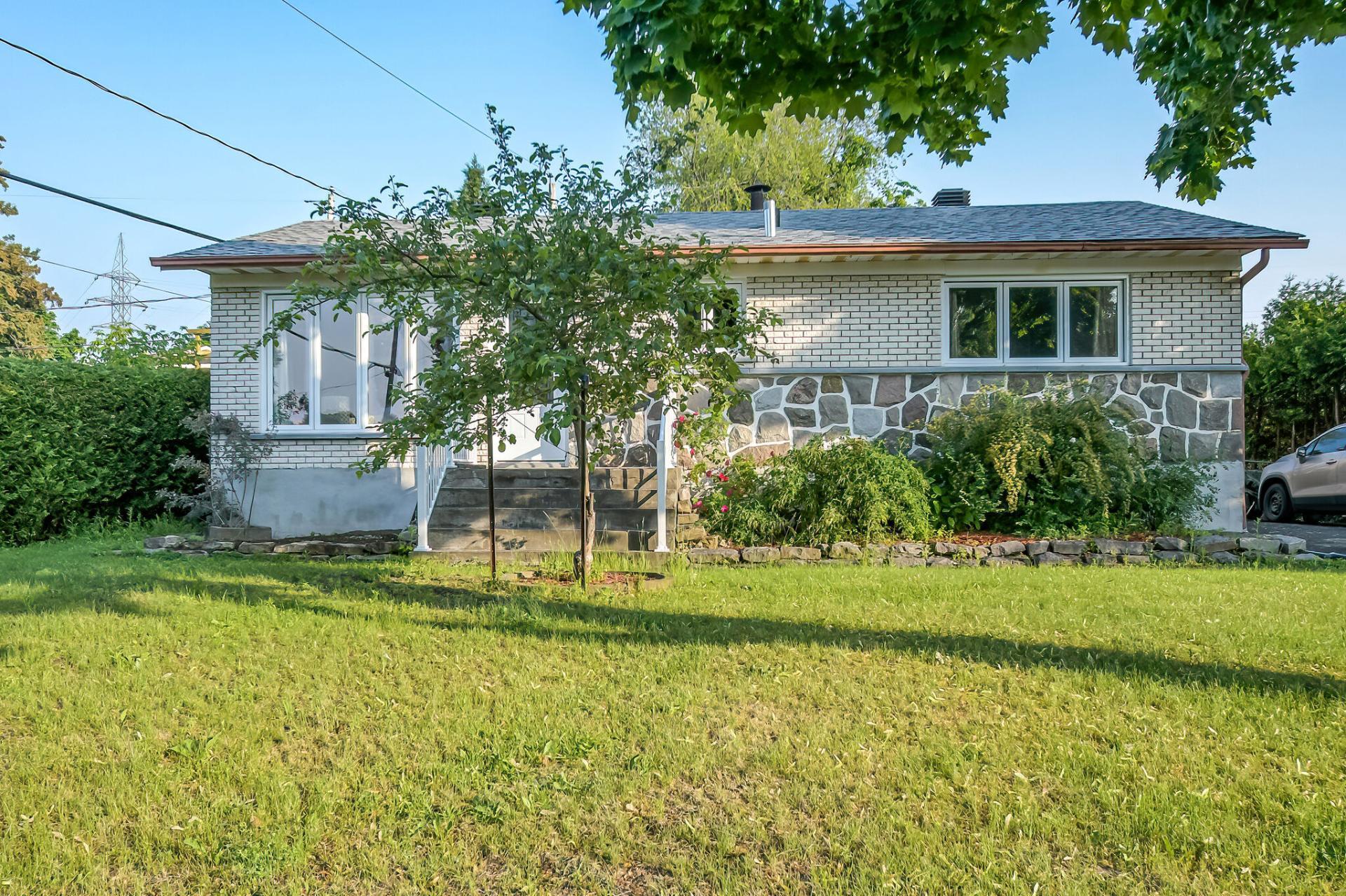









454


Rue Hamel

,
Saint-Eustache,




QC
J7P1S3

