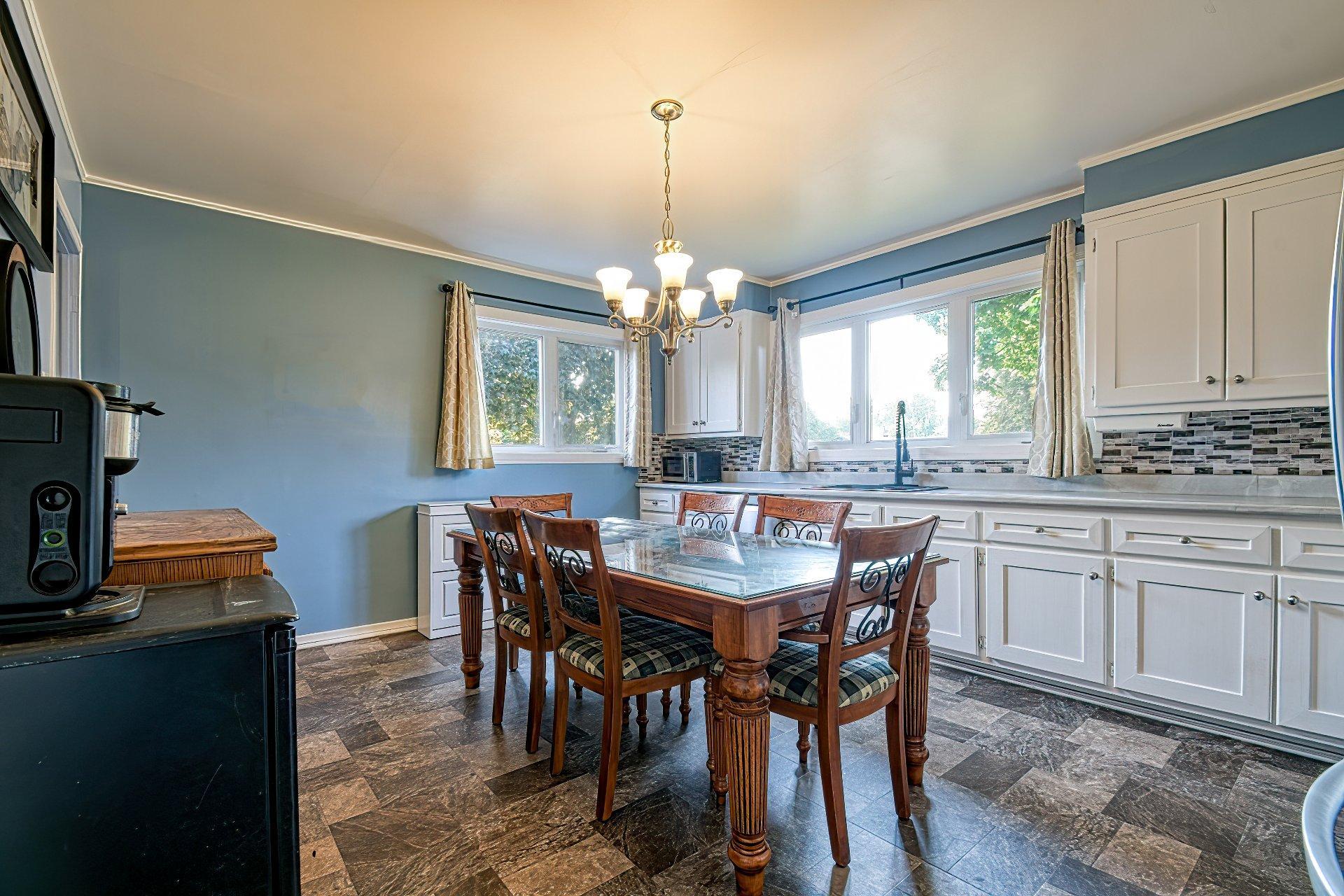 









454


Rue Hamel

,
Saint-Eustache,




QC
J7P1S3

