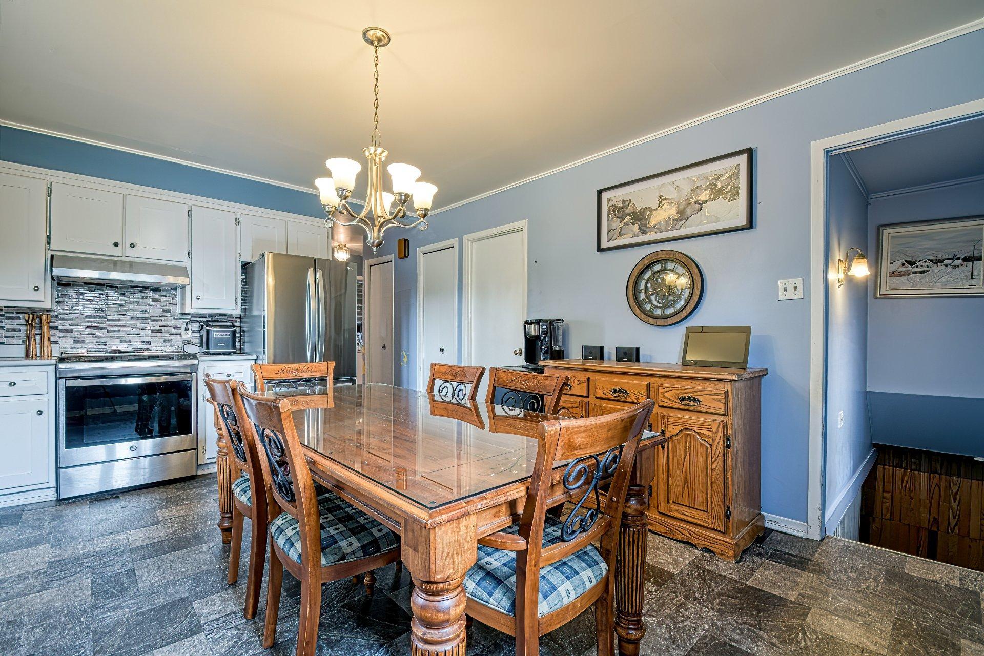 









454


Rue Hamel

,
Saint-Eustache,




QC
J7P1S3


