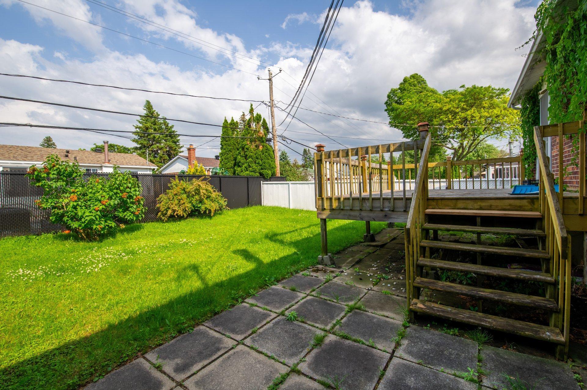 









7460


Rue Trudeau

,
Brossard,




QC
J4W2M3

