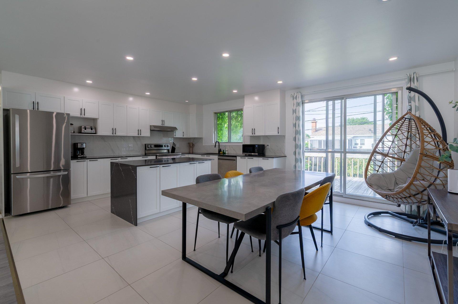 









7460


Rue Trudeau

,
Brossard,




QC
J4W2M3

