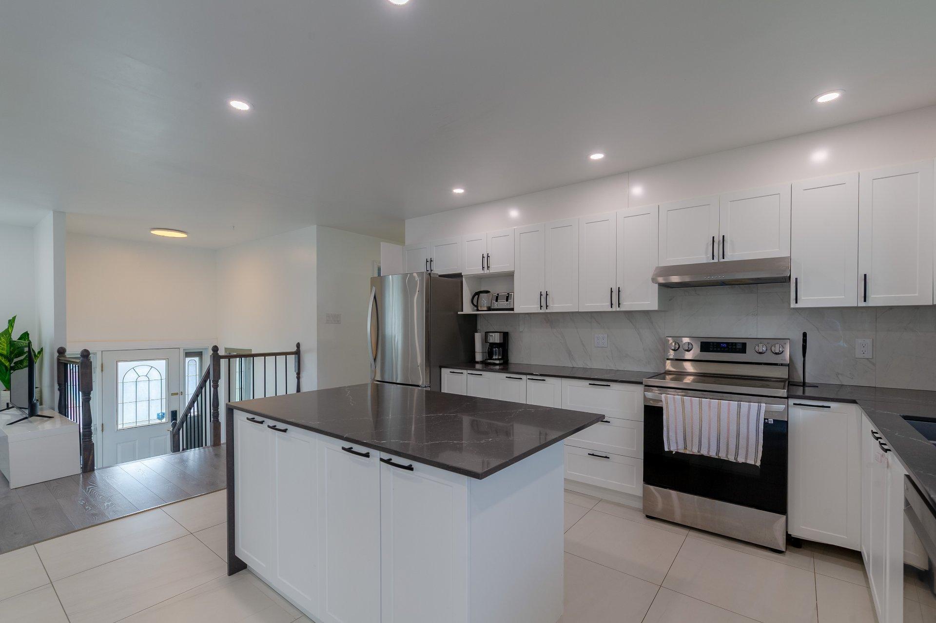 









7460


Rue Trudeau

,
Brossard,




QC
J4W2M3

